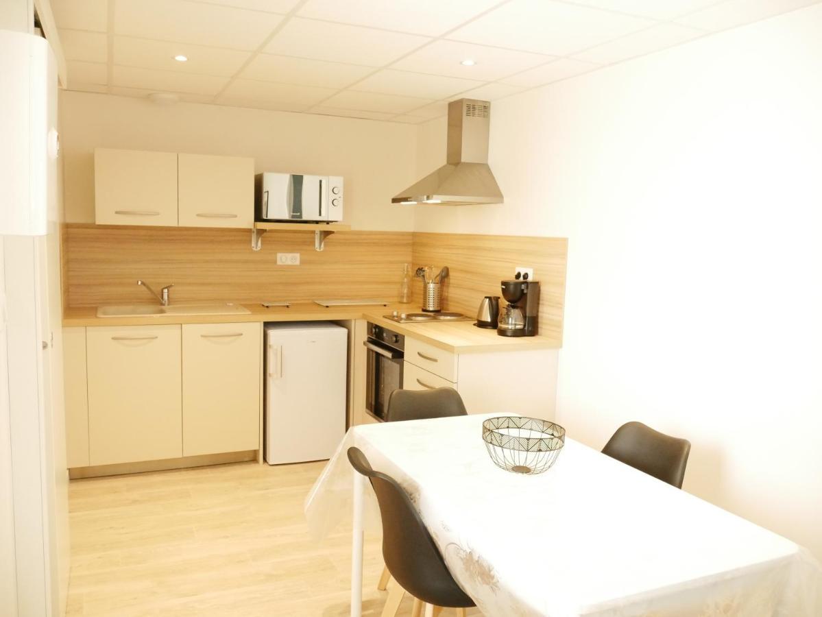 Appartement Avec Chambre - Entree Spa Incluse Bourbon-Lancy Kültér fotó